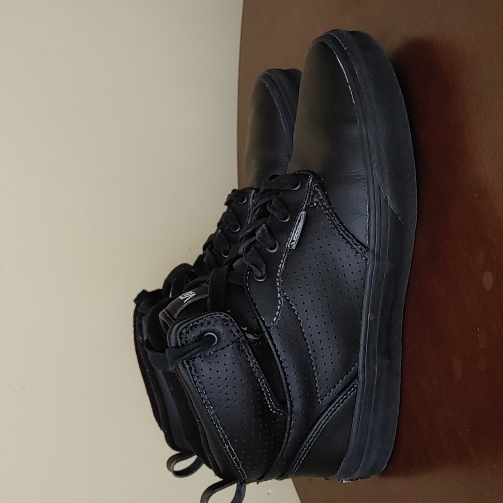 Vans Youth kids ankle Boots size 5.5 Y black